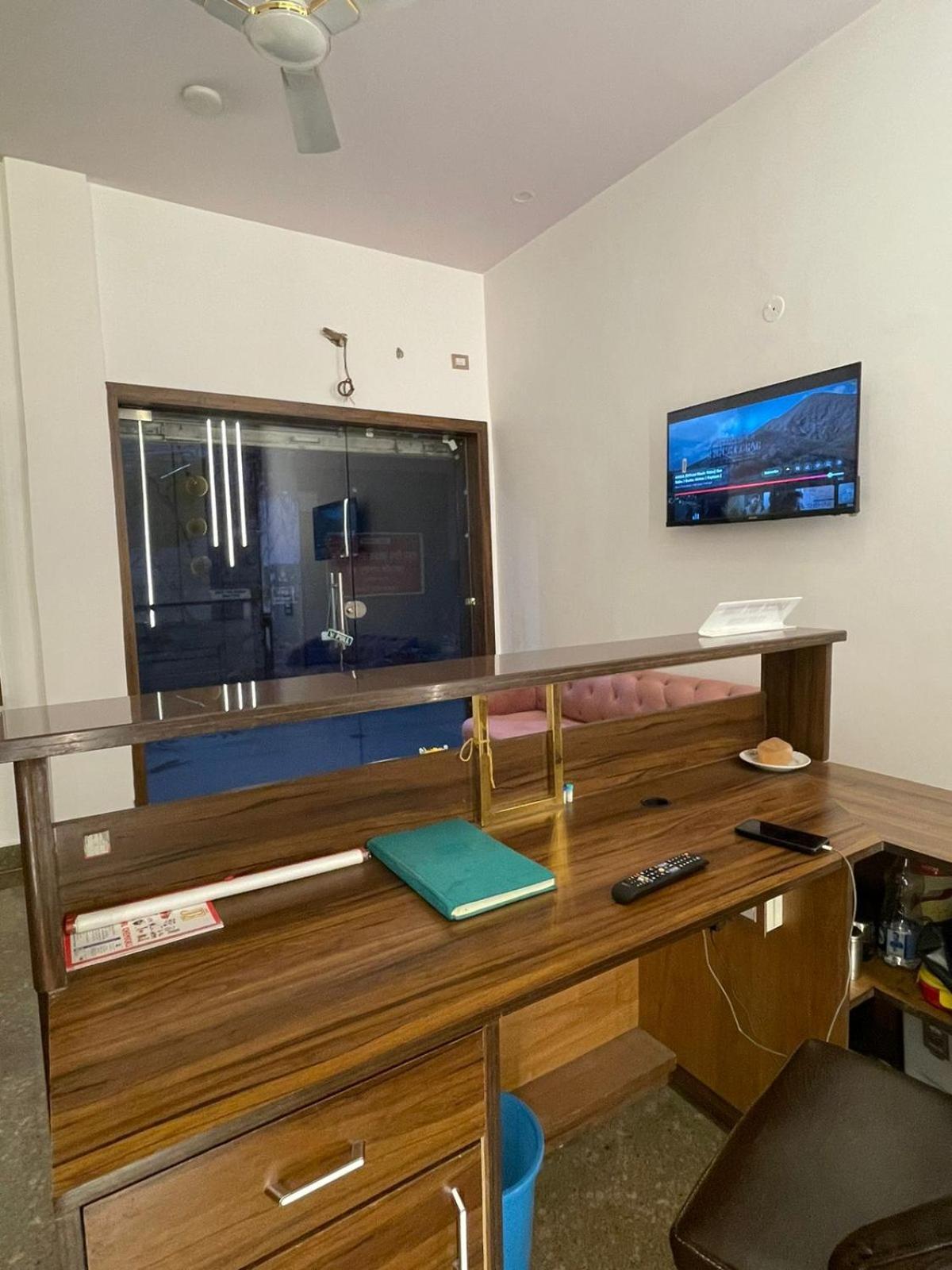 Ry Luxuries Hotel アムリトサル エクステリア 写真
