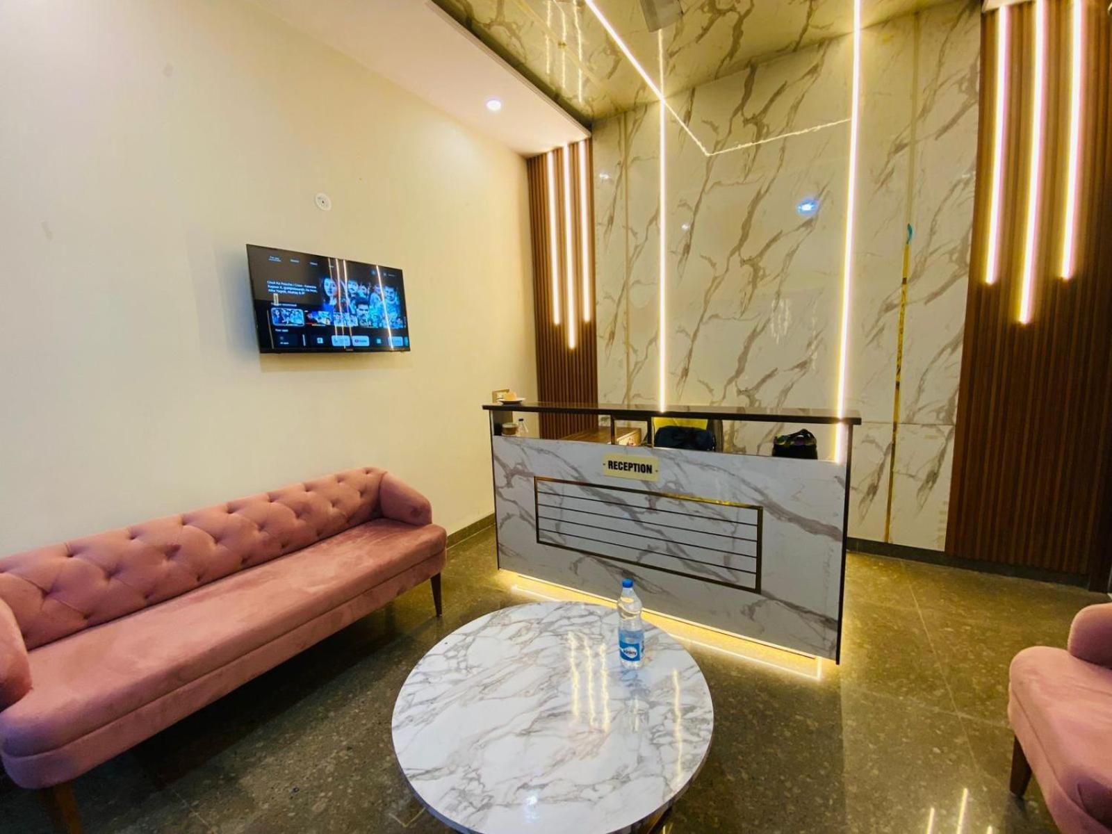 Ry Luxuries Hotel アムリトサル エクステリア 写真
