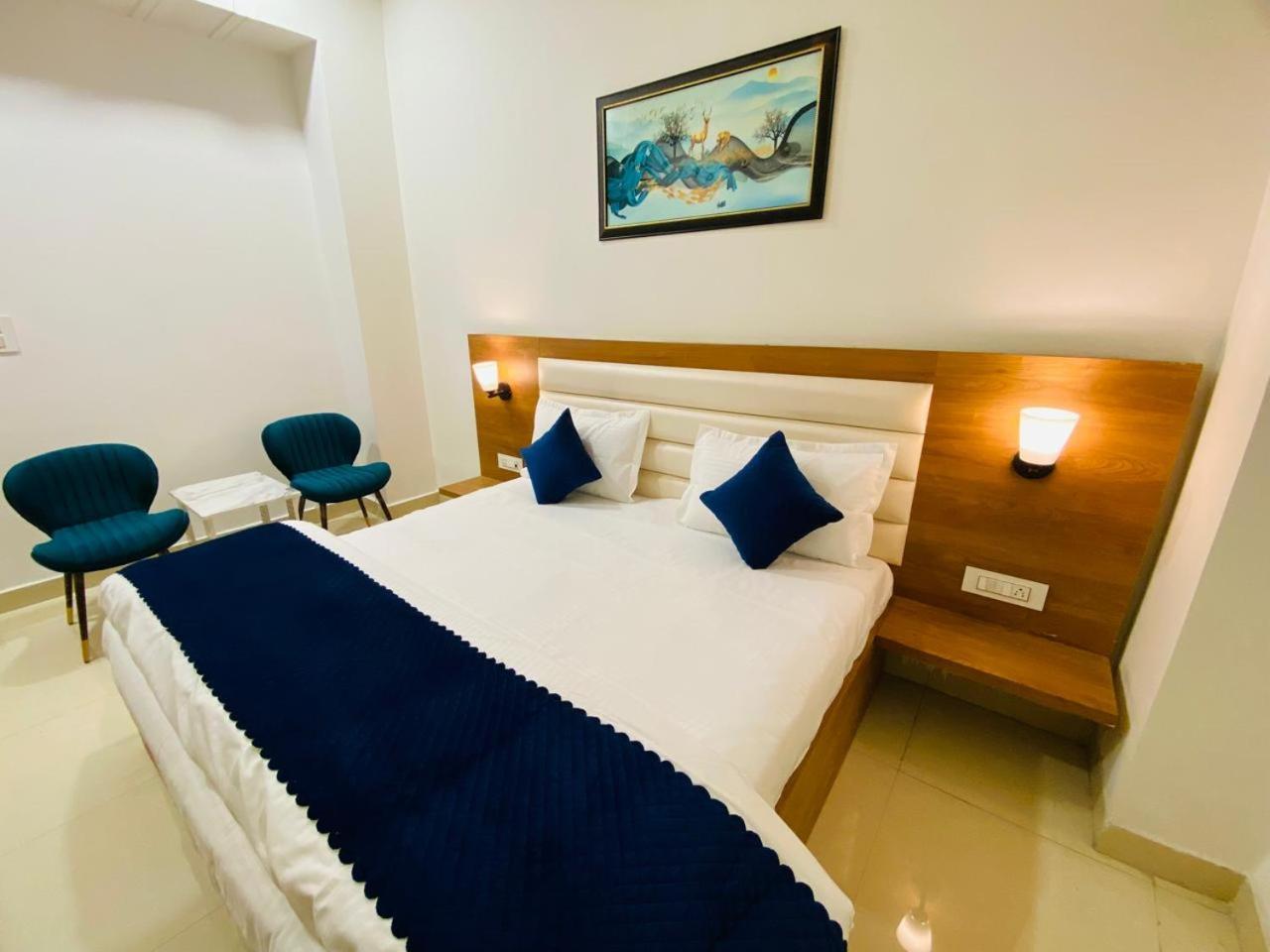 Ry Luxuries Hotel アムリトサル エクステリア 写真