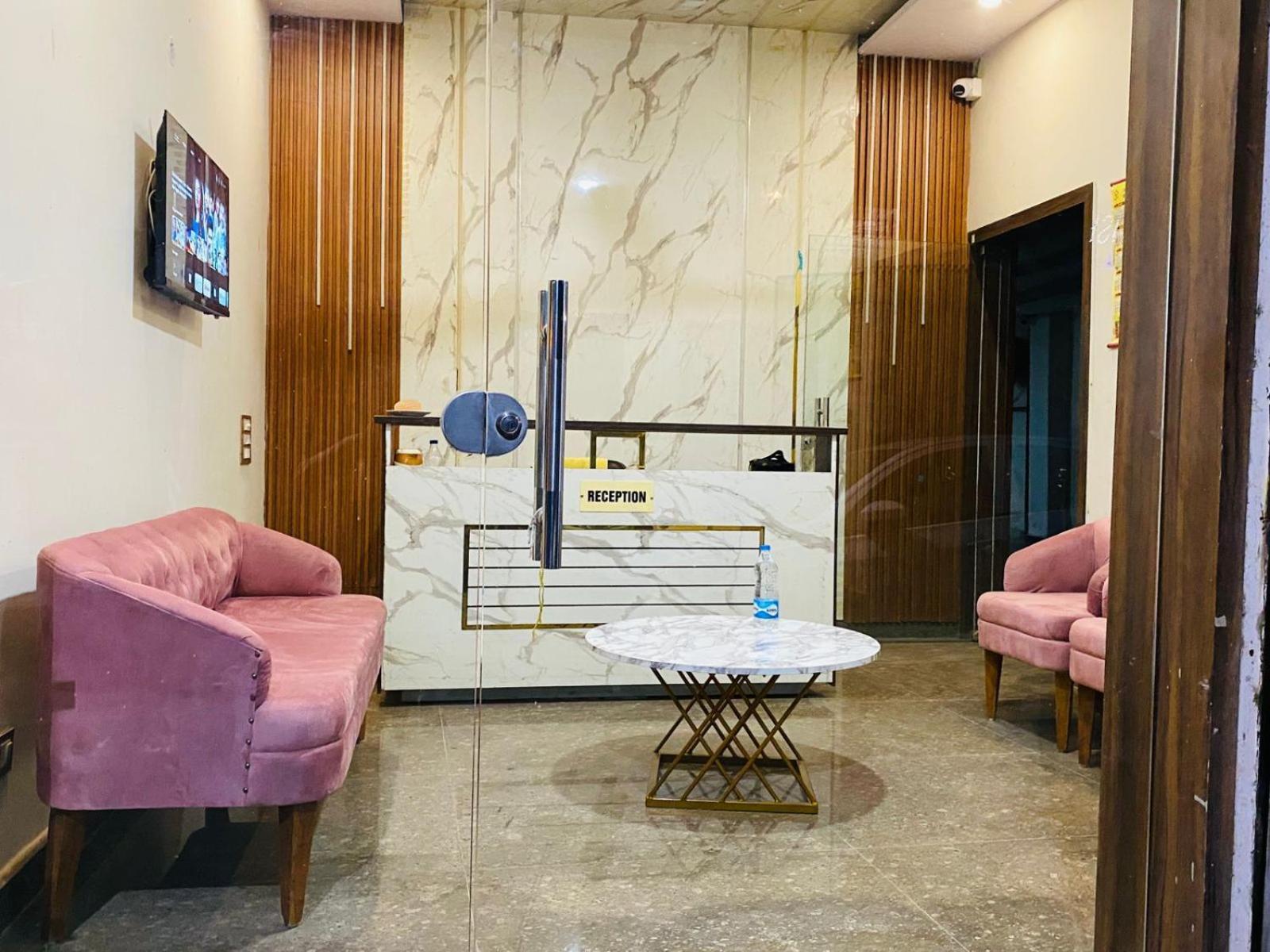 Ry Luxuries Hotel アムリトサル エクステリア 写真