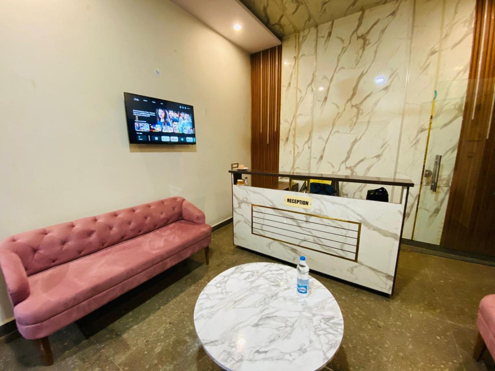 Ry Luxuries Hotel アムリトサル エクステリア 写真