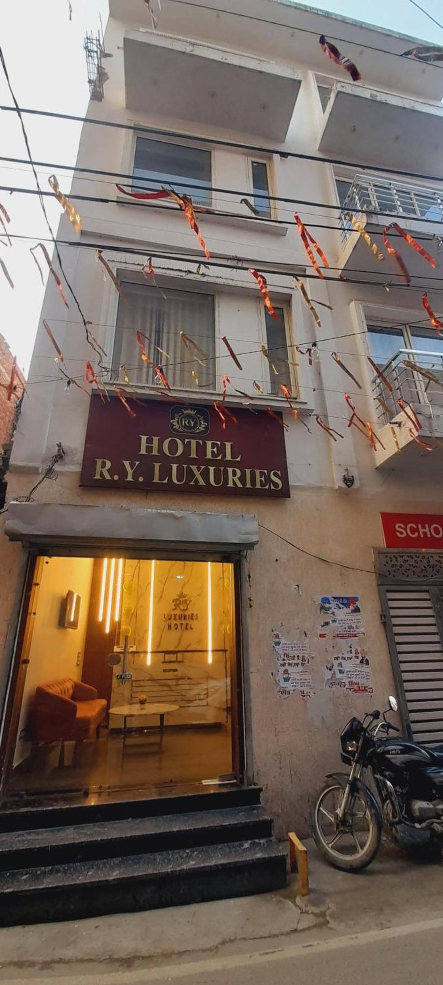 Ry Luxuries Hotel アムリトサル エクステリア 写真